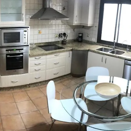 Apartment Canarifornia - Free Parking And Family Getaway