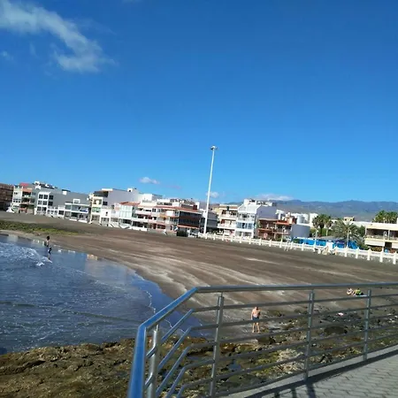 Canarifornia - Free Parking And Family Getaway Apartment Telde
