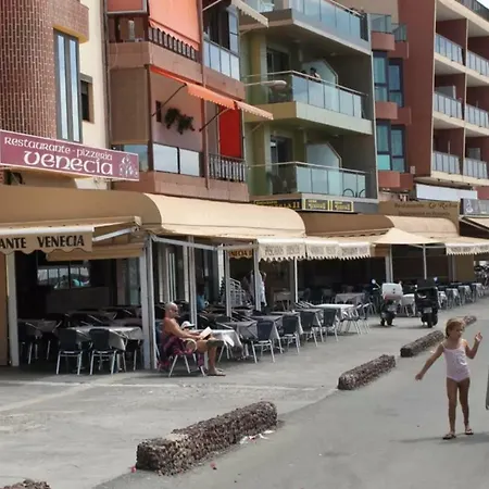 Apartment Canarifornia - Free Parking And Family Getaway *